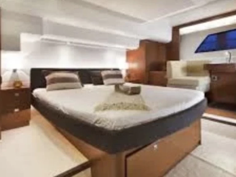 Luxury Yacht hire in Saint-Tropez - Sunseeker Sunseeker 60