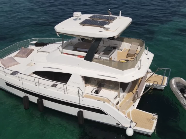 Leopard Leopard 43 Powercat charter bareboat or skippered in  Hyères