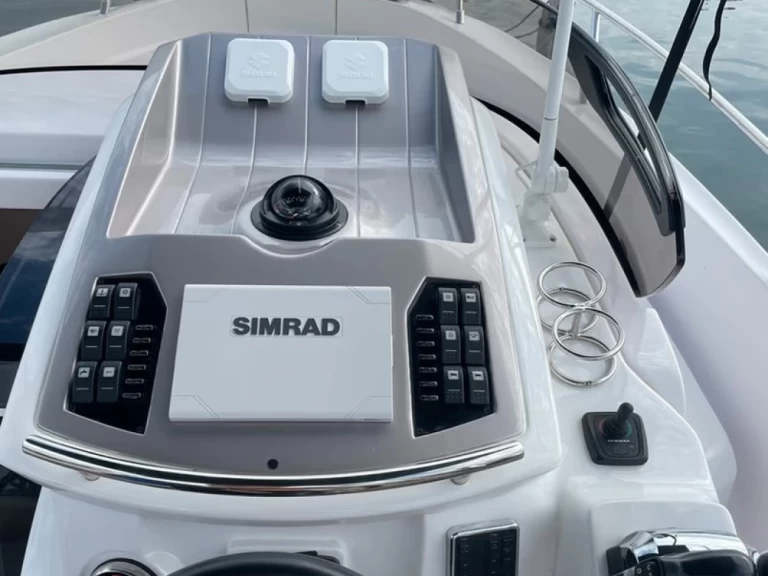 Charter a Sessa Marine Sessa Marine Key Largo 20 in Trogir on Samboat