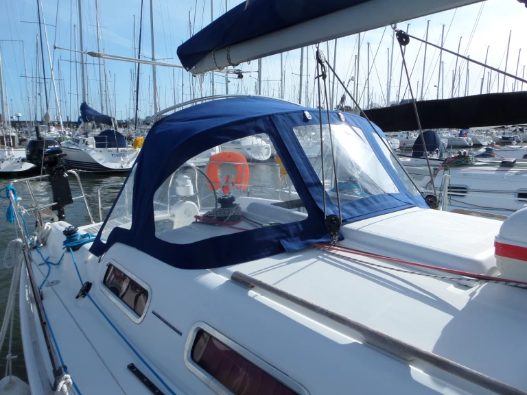 Dufour Dufour 325 Grand Large charter bareboat or skippered in  La Trinité-sur-Mer