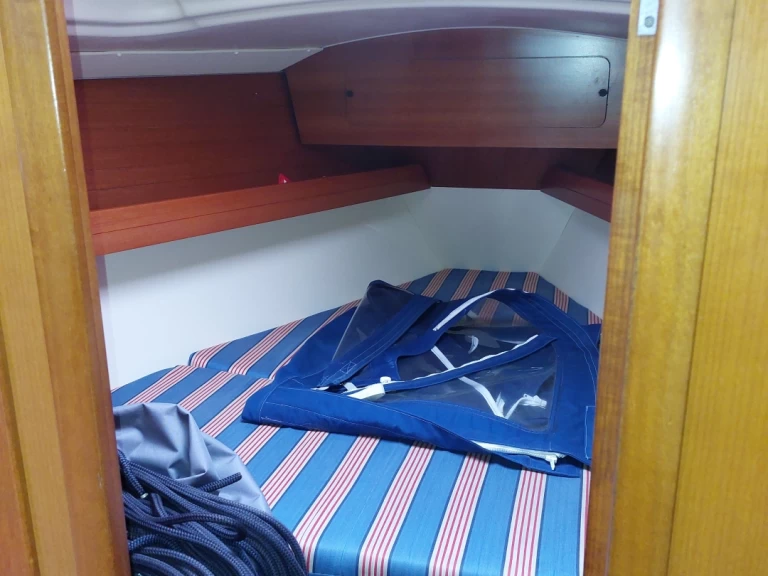 Sailboat hire in La Trinité-sur-Mer - Dufour Dufour 325 Grand Large