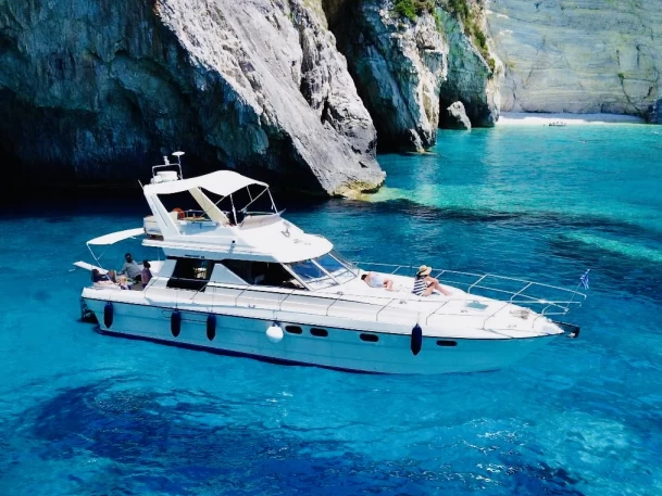 Hire Luxury Yacht Princess, UK with a boat licence