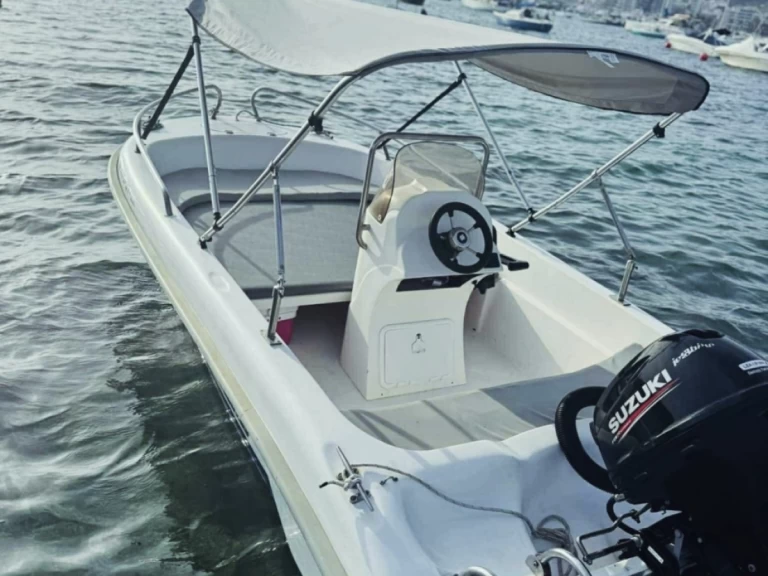 Motorboat to hire Sant Andreu de Llavaneres at the best price