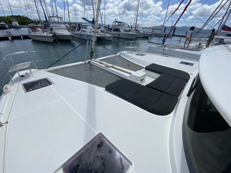 Hire Catamaran Lagoon with a boat licence