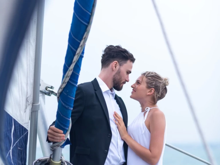 Hire Sailboat Custom Made with a boat licence