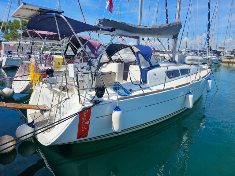 Hire a Jeanneau Sun Odyssey 33i Izola