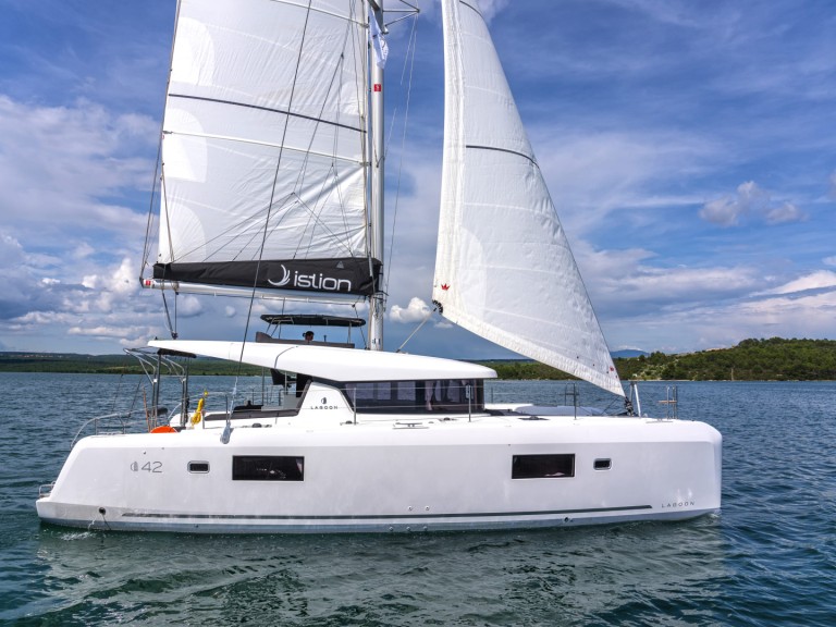 Catamaran to hire Skradin at the best price