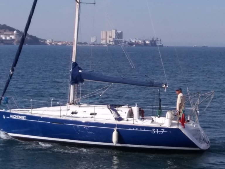 Hire a Bénéteau First 31.7 Lisbon