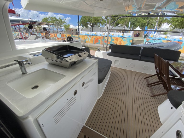 Yacht charter Le Marin - Lagoon Lagoon 46 on SamBoat