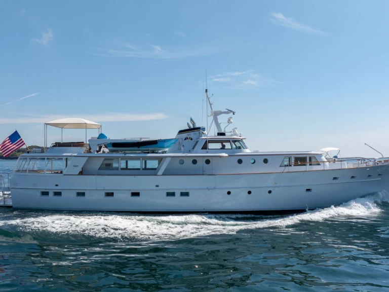 Hire Luxury Yacht with or without skipper Burger Dominican Republic
