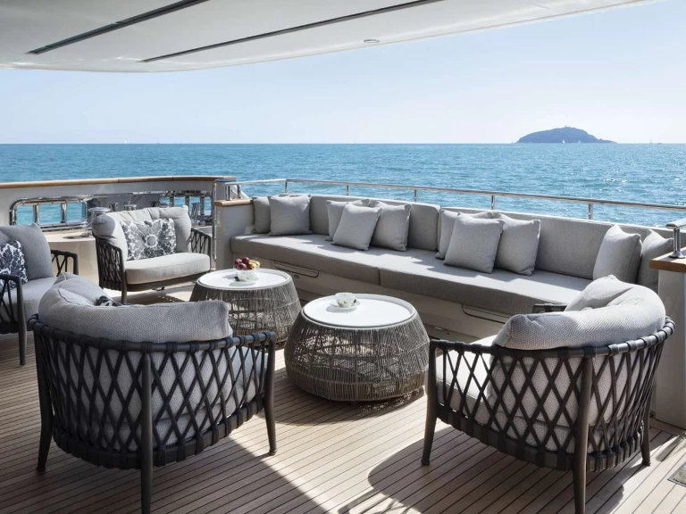 Luxury Yacht to hire Athens at the best price