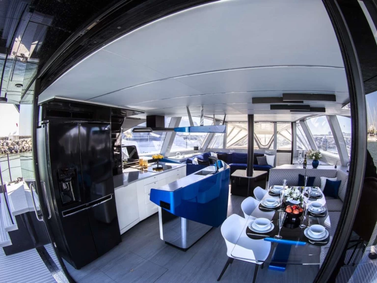 Hire Luxury Yacht Wave Catamarans with a boat licence