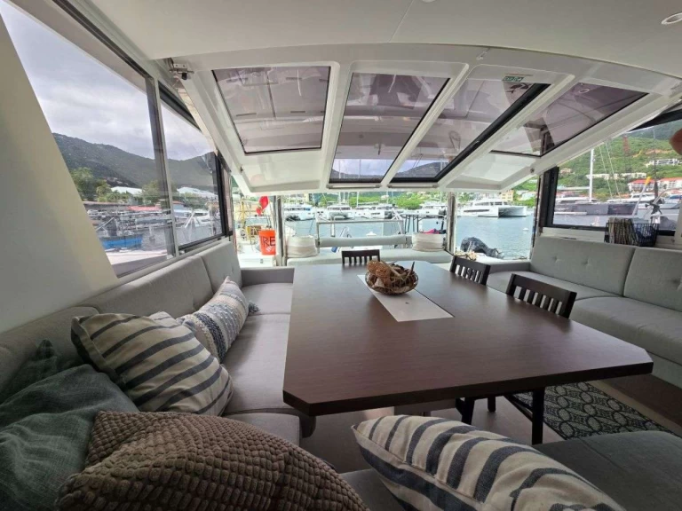 Luxury Yacht to hire British Virgin Islands (BVI) at the best price