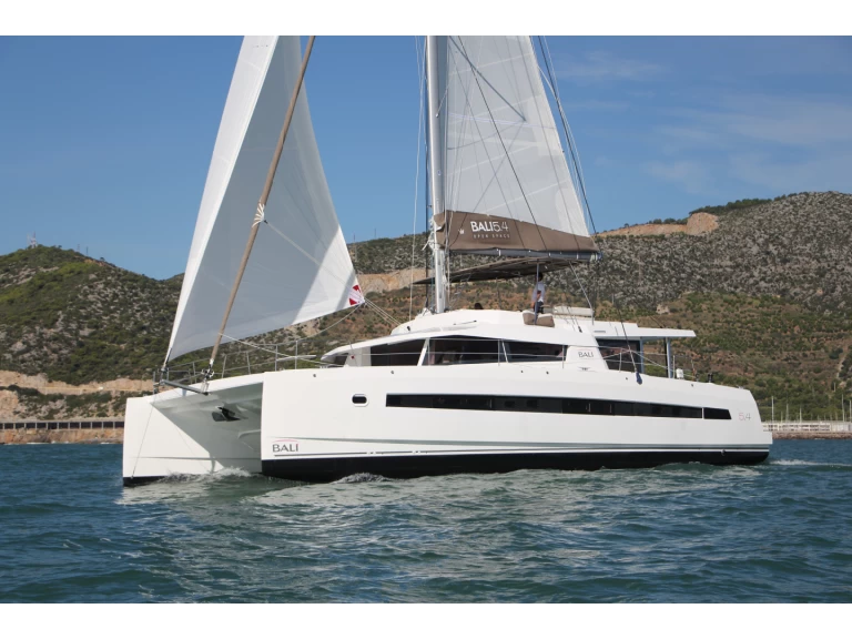 Bali Bali 5.4 charter bareboat or skippered in  Sitges