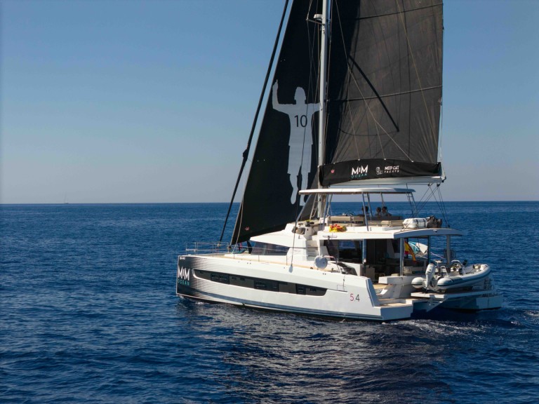 Hire Catamaran Bali with a boat licence