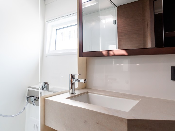 Charter a Lagoon Lagoon 46 in Castellammare del Golfo on Samboat