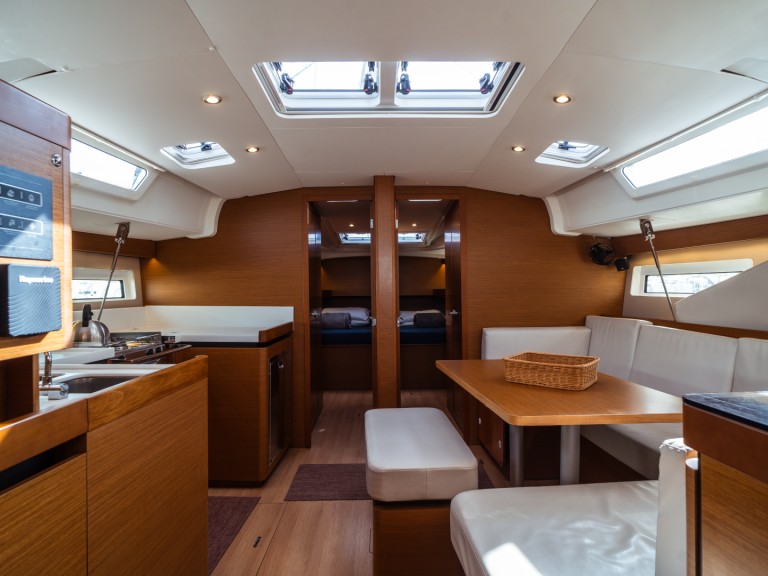 Sailboat to hire Olbia at the best price