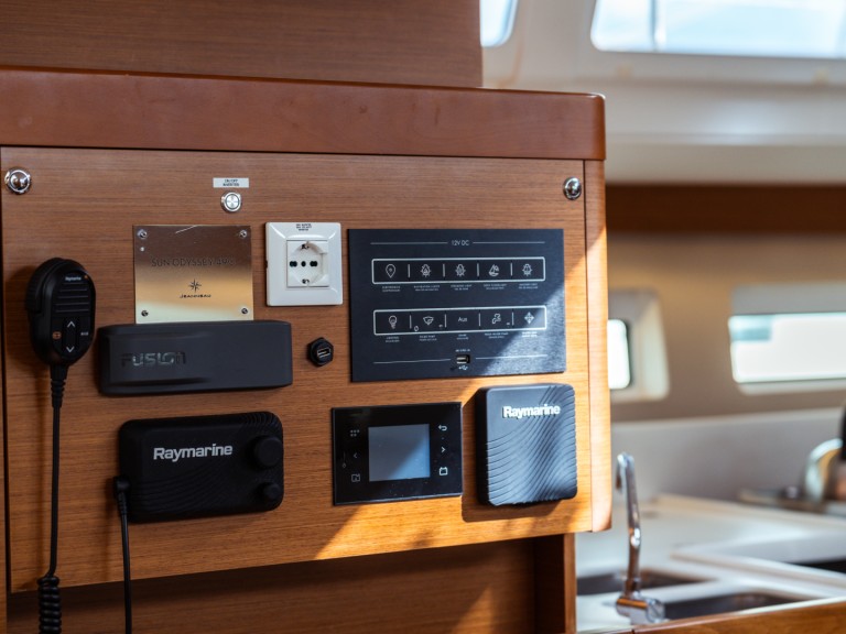 Sailboat to hire Olbia at the best price