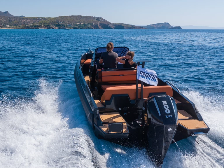 Hire Motorboat  with a boat licence