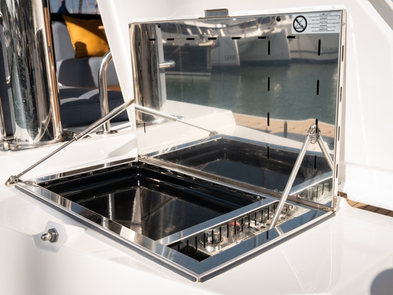 Yacht hire Port d'Andratx cheap Bali 5.2