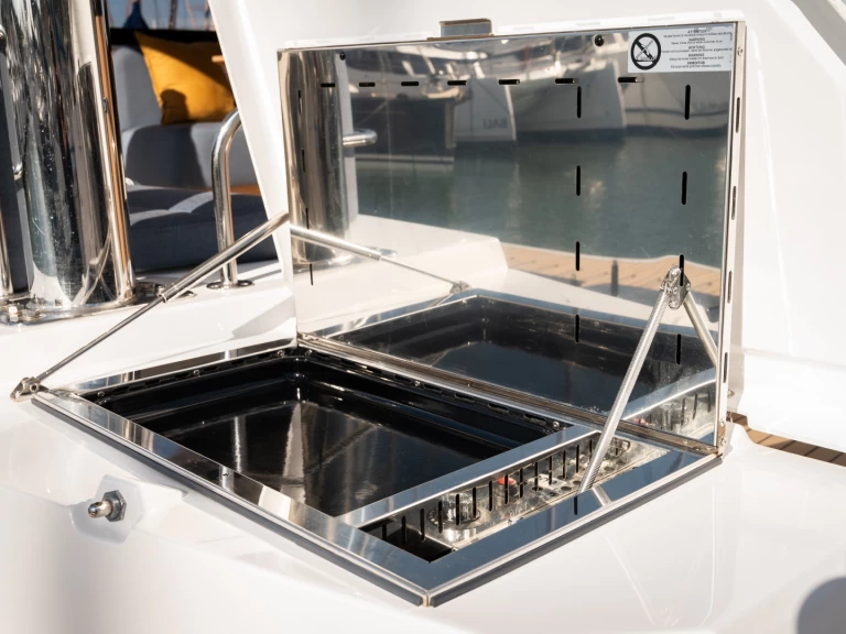 Yacht hire Port d'Andratx cheap Bali 5.2