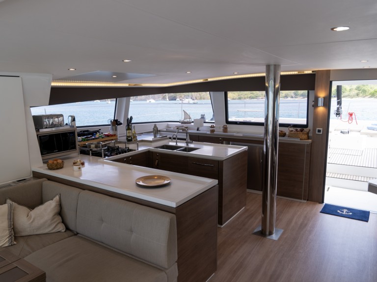 Hire a Bali Bali 5.4 Sitges