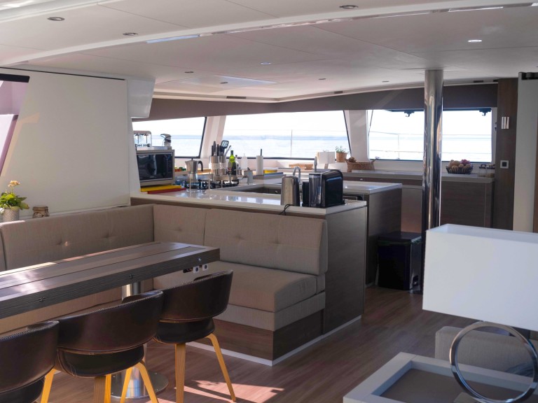 Yacht hire Sitges cheap Bali 5.4