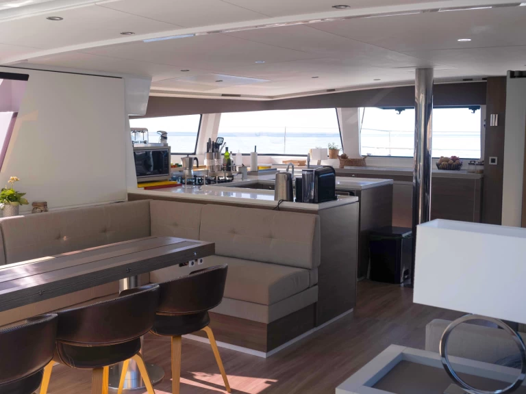 Yacht hire Sitges cheap Bali 5.4