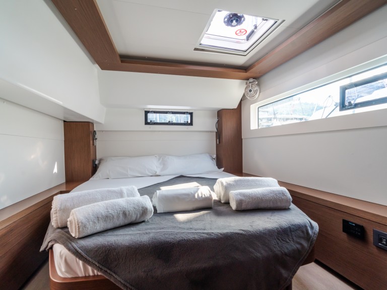 Catamaran hire in Castellammare del Golfo - Lagoon Lagoon 46