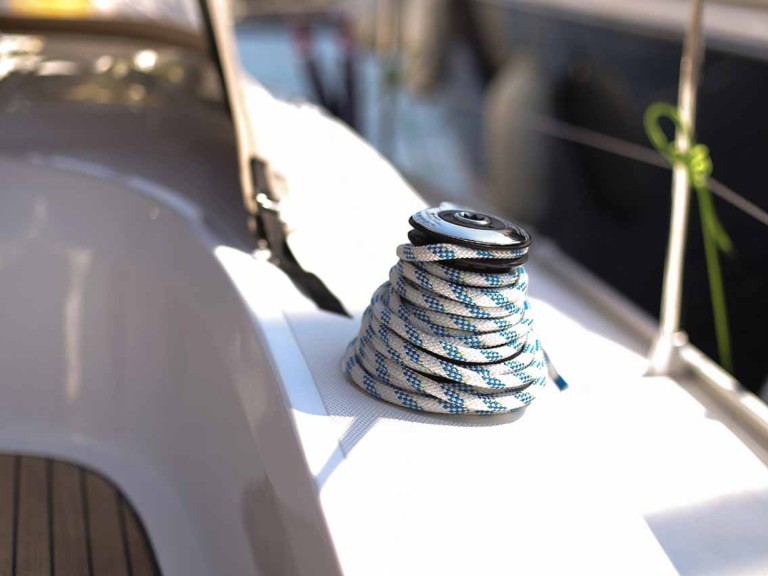 Hire Sailboat Bavaria with a boat licence