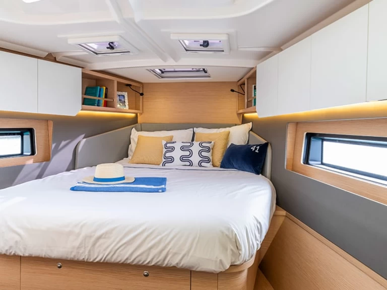 Yacht hire Road Town cheap Dufour 41