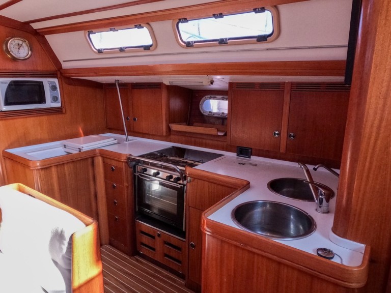 Charter a Elan Elan 45 in Izola on Samboat
