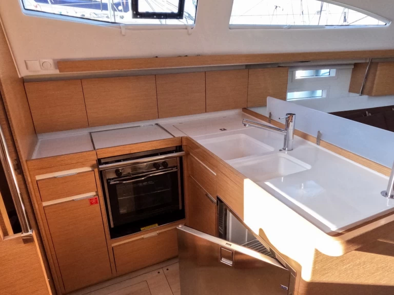 Hire Sailboat Elan with a boat licence