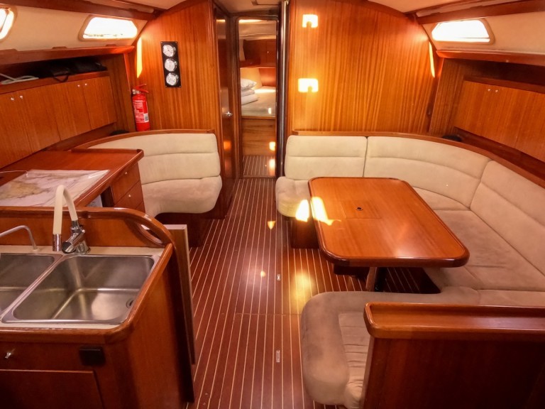 Sailboat to hire Izola at the best price