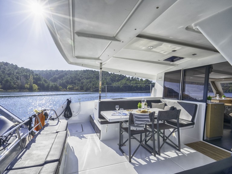 Hire Catamaran Fountaine Pajot with a boat licence