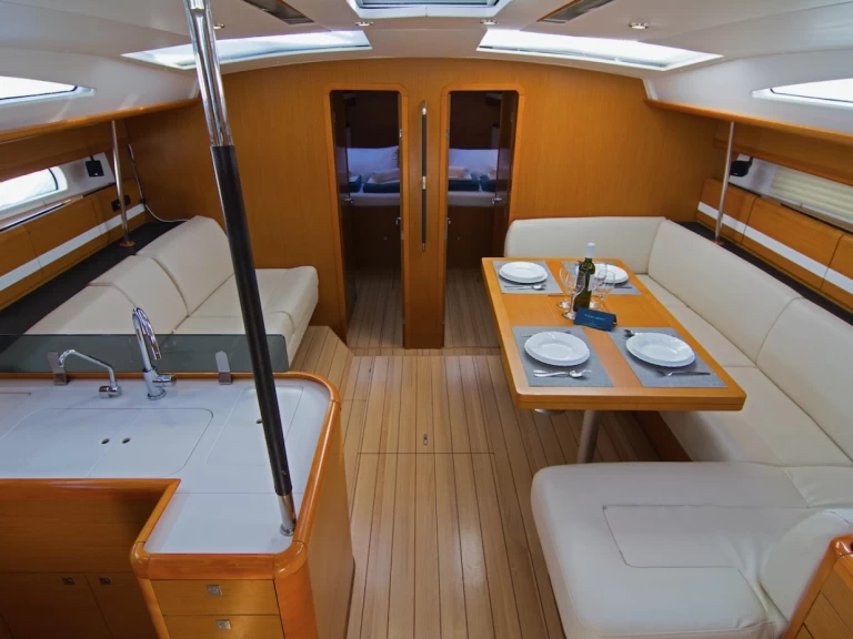 Hire a Jeanneau Jeanneau 53 Komolac