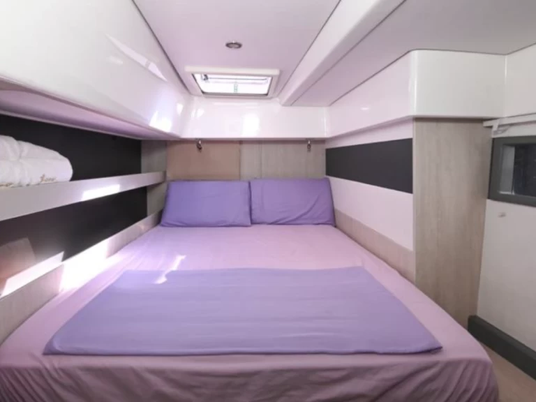 Hire Catamaran with or without skipper Leopard Catamarans / Robertson & Caine Nydri