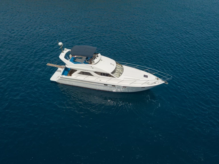 Yacht charter Glyfada - Azimut Azimut 47 on SamBoat