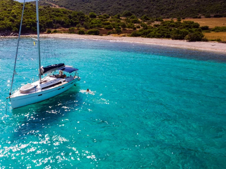 Yacht charter Nikiána - Bavaria Bavaria 46 Cruiser on SamBoat