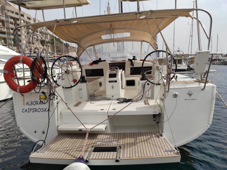 Yacht charter Palma de Mallorca - Jeanneau Sun Odyssey 440 on SamBoat