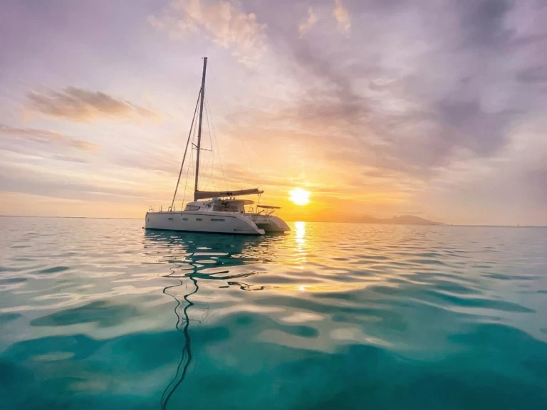 Yacht hire Athens cheap Lagoon 42