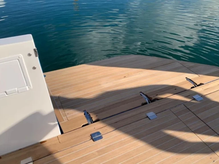 Charter a Aventura Aventura 38 SC in Cogolin on Samboat