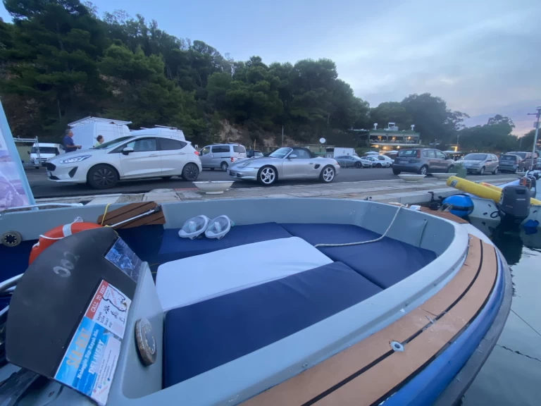 Yacht charter Cagliari - Sonni vega Sport luxury on SamBoat