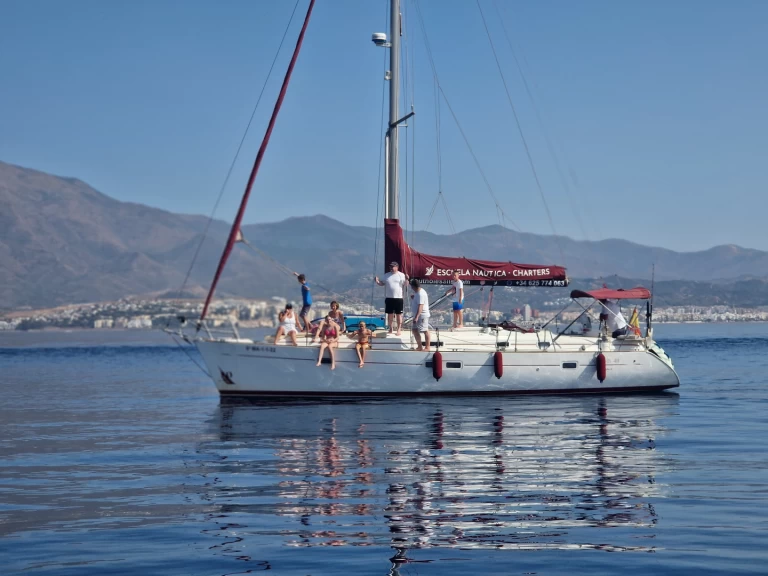 Sailboat hire in Estepona - Bénéteau Oceanis 411