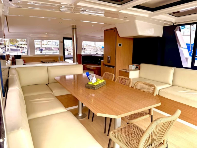 Charter a Bali Bali 4.2 in Préveza on Samboat
