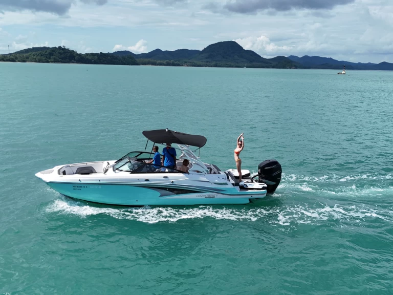 Motorboat to hire Phuket (City) at the best price