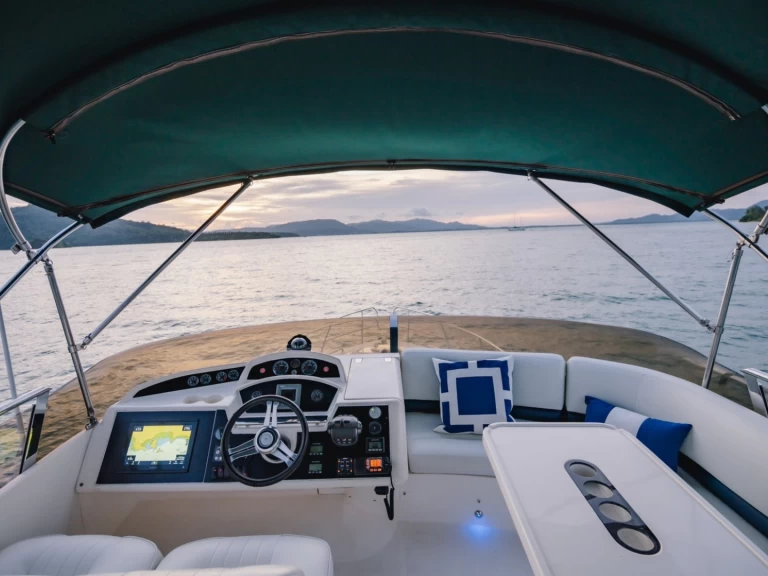 Yacht charter Phuket (City) - Princess Princess 42 on SamBoat