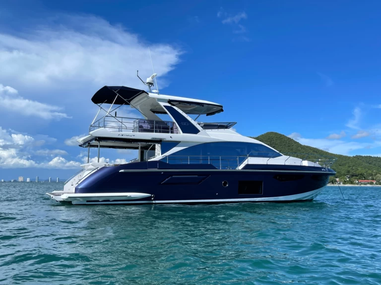Hire Luxury Yacht with or without skipper Azimut Phuket (City)