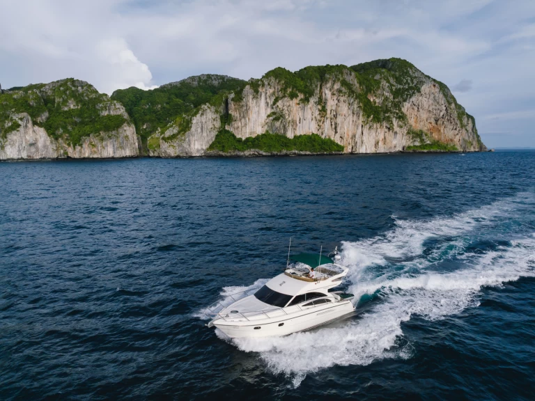 Yacht charter Phuket (City) - Princess Princess 78 on SamBoat