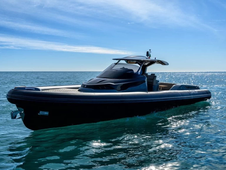 Hire RIB Sacs with a boat licence